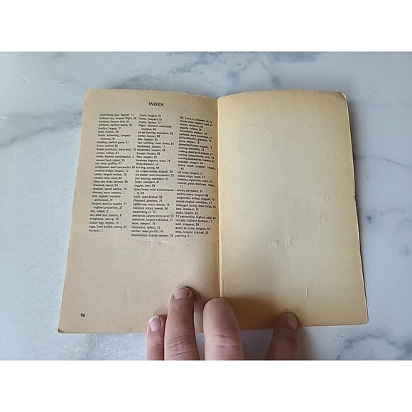 Guinness Book Of Phenomenal Happenings By Norris McWhirter & Ross McWhirter... - Picture 8 of 10